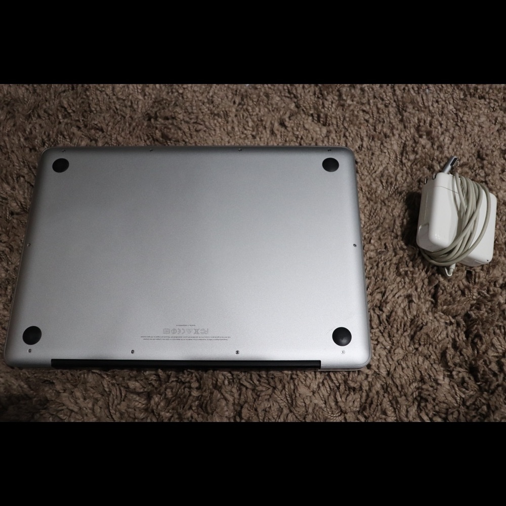 MacBook Pro - Picture 4 of 8